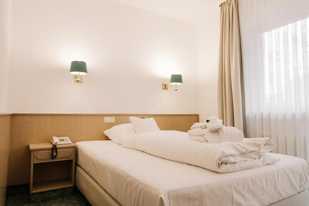 Landhotel Waldhaus Laubach  エクステリア 写真