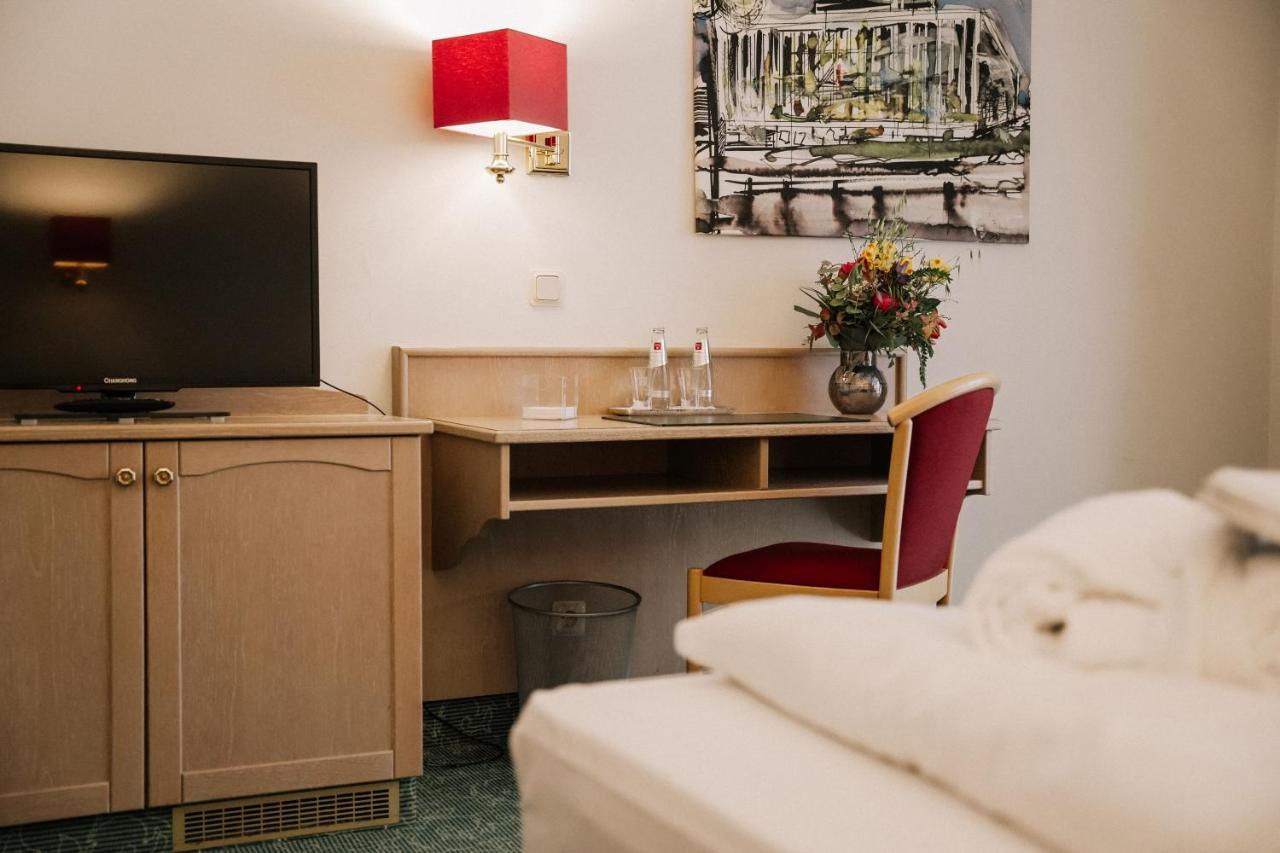 Landhotel Waldhaus Laubach  エクステリア 写真