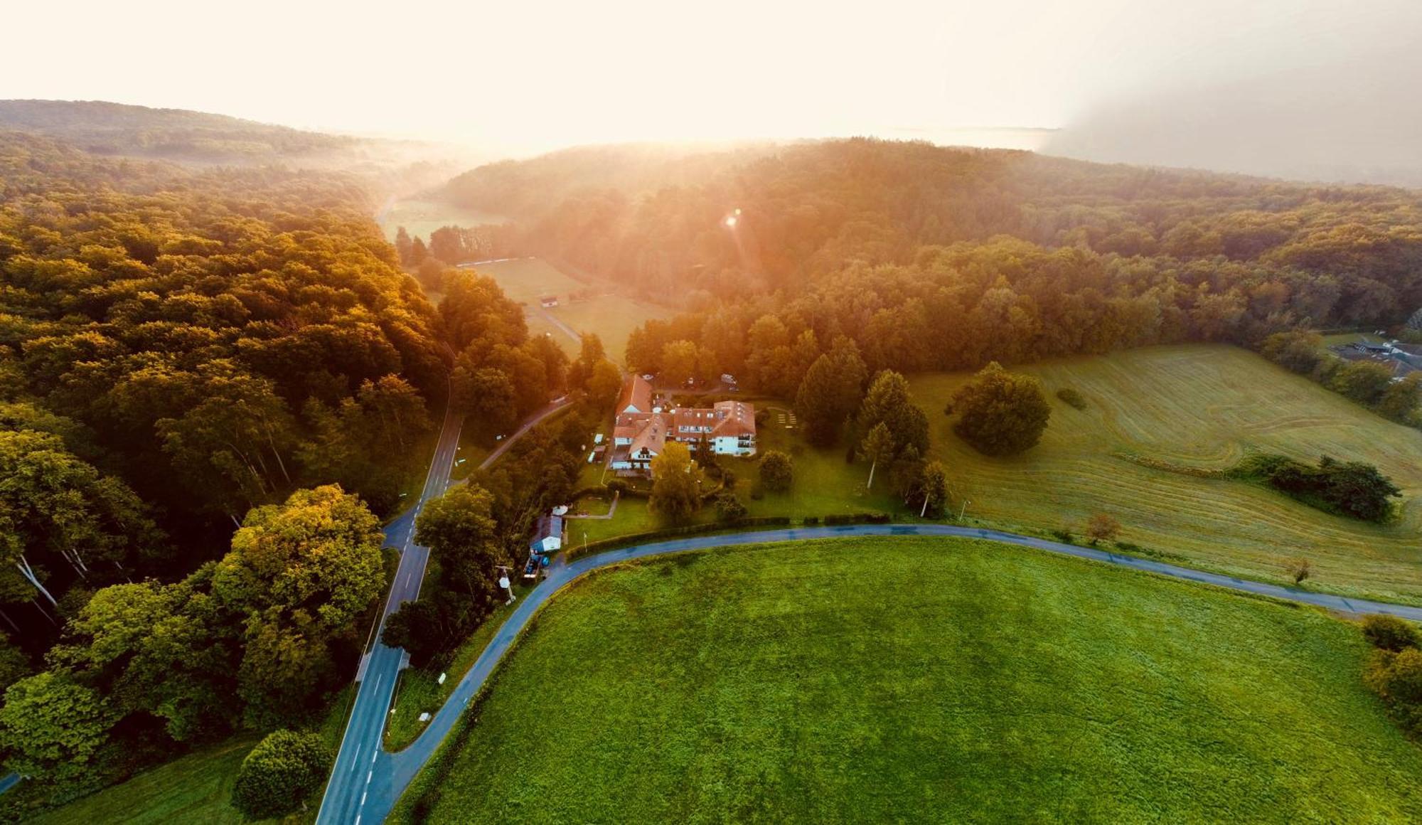 Landhotel Waldhaus Laubach  エクステリア 写真